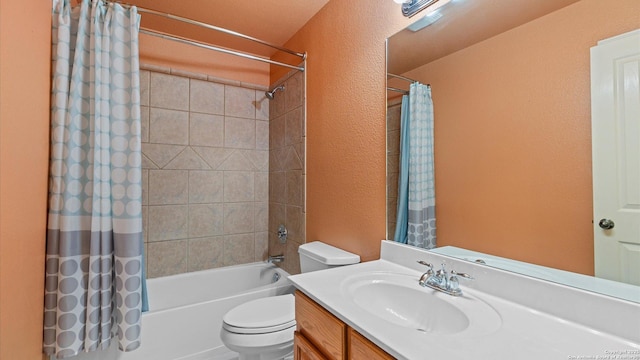 1238 Sugar Land, New Braunfels, TX 78130 - bathroom featuring a textured wall, shower / bath combo, and vanity