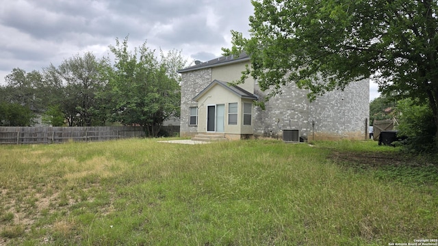 8310 Border Rdg, San Antonio, TX 78240 - back of house with entry steps