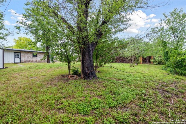 910 Mount Kisco, San Antonio, TX 78213 - view of grassy yard