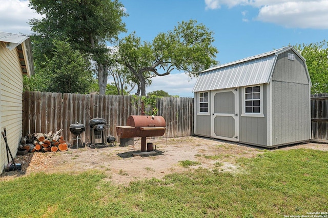 714 N Esplanade, Karnes City, TX 78118 - fenced backyard with a shed