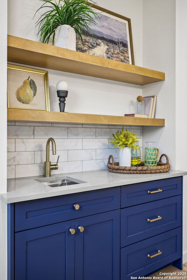 1939 W French Pl, San Antonio, TX 78201 - bar with a sink and backsplash