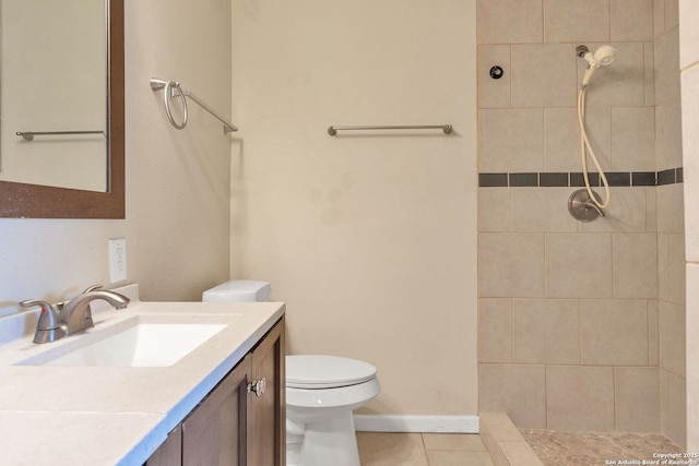 426 E Lindbergh, Universal City, TX 78148 - bathroom with a tile shower, vanity, and tile patterned floors