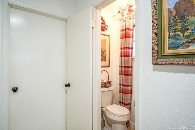 505 Winfield Blvd, Windcrest, TX 78239 - full bath with toilet and a shower with curtain