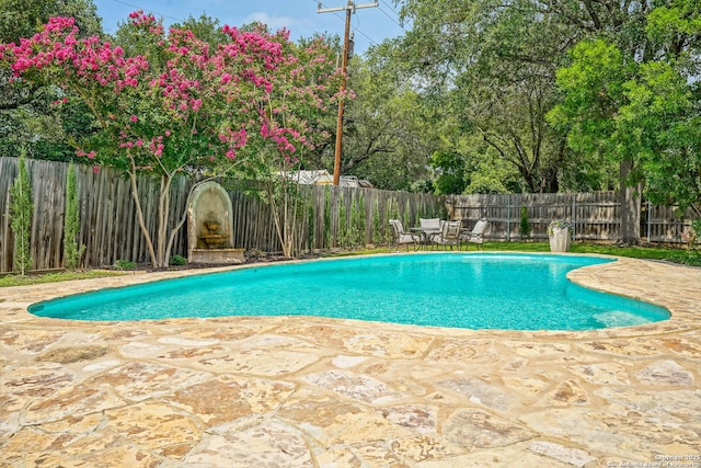 505 Winfield Blvd, Windcrest, TX 78239 - view of pool featuring a patio and a fenced backyard