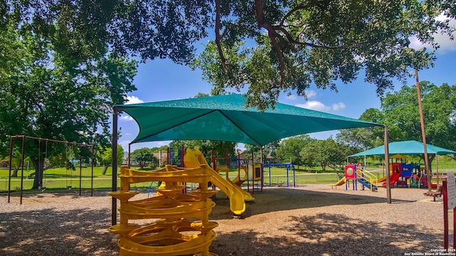 505 Winfield Blvd, Windcrest, TX 78239 - view of communal playground