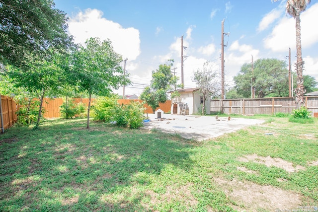 9075-1 W Foxgrove Way, San Antonio, TX 78251 - fenced backyard featuring a patio area