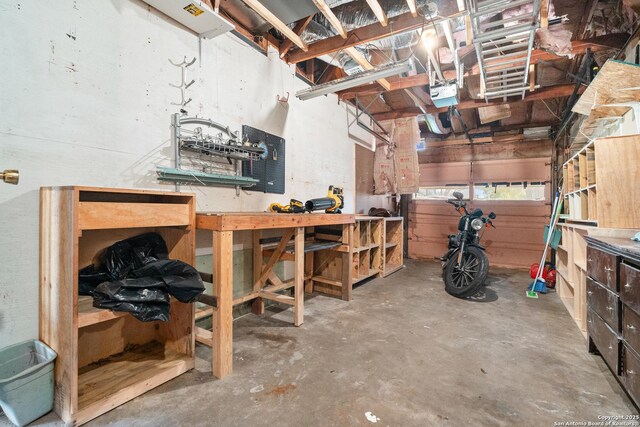 231 Craigmont, San Antonio, TX 78213 - below grade area featuring a workshop area