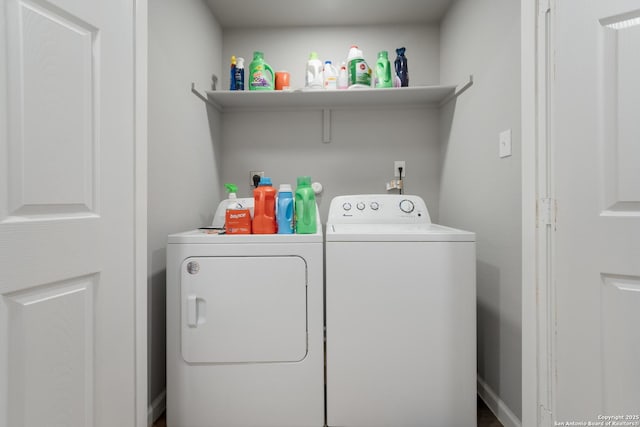 315 Bundy, San Antonio, TX 78220 - laundry area featuring washer and clothes dryer
