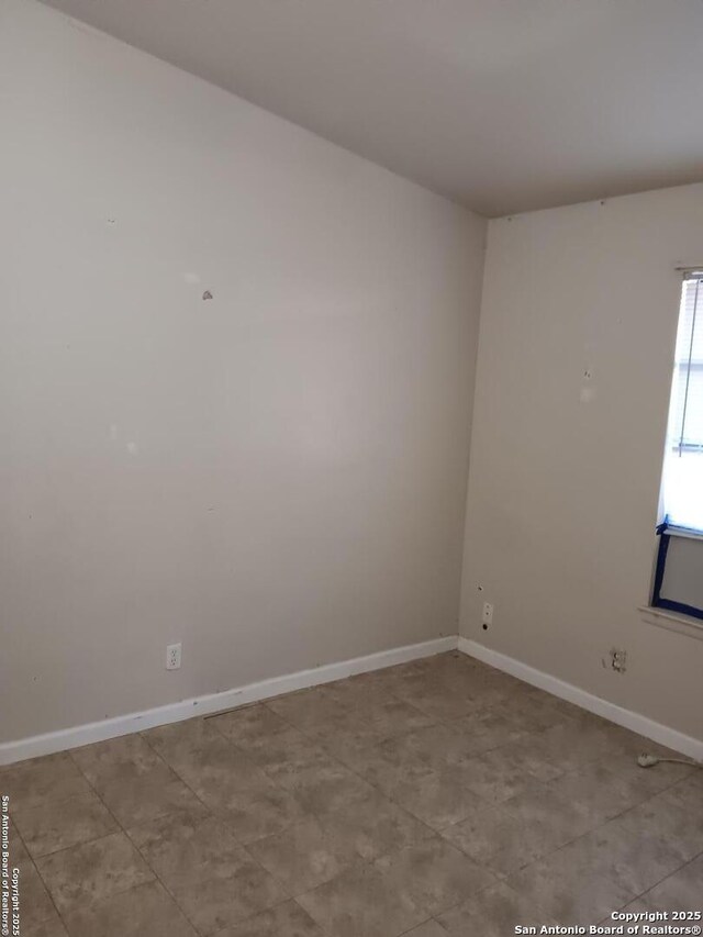 6122 Haven Vly, San Antonio, TX 78242 - empty room featuring baseboards