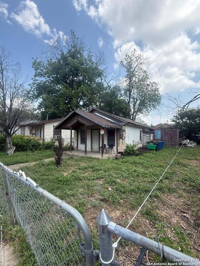 330 Madero, San Antonio, TX 78207 - view of front of home