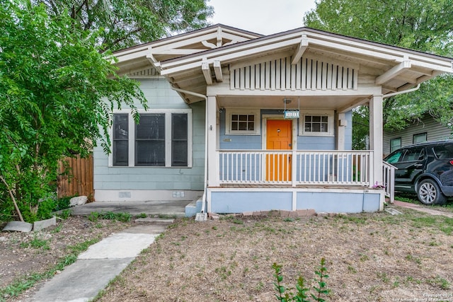 521 Kayton, San Antonio, TX 78210 - view of front facade featuring crawl space and a porch