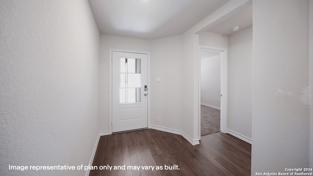 22716 Match Play, San Antonio, TX 78261 - entryway featuring dark wood-style floors and baseboards