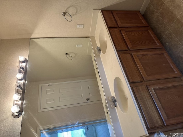 4606 Gambels Quail, Converse, TX 78109 - view of bathroom