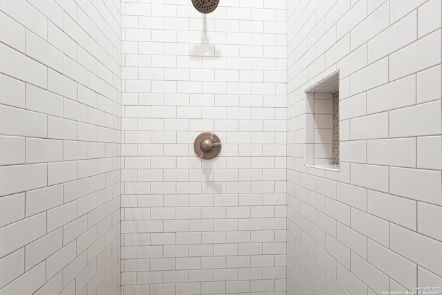 302 Riley Way, Kerrville, TX 78028 - full bath with tiled shower