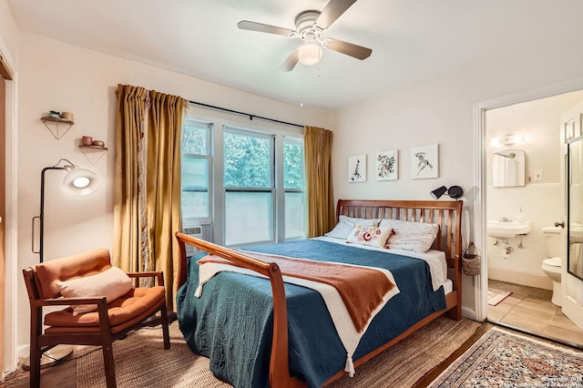 2122 W Hermosa, San Antonio, TX 78201 - bedroom featuring ensuite bathroom and a ceiling fan