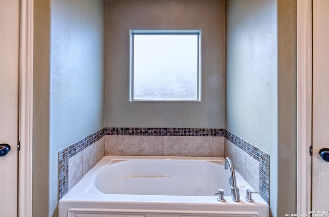104 Sunday Ct, Uvalde, TX 78801 - bathroom featuring a bath