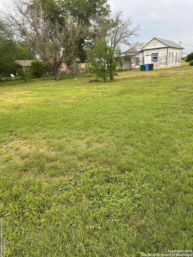 316 W Seideman St, Seguin, TX 78155 - view of grassy yard