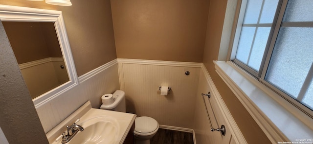 1826 Laven Dr, San Antonio, TX 78228 - half bath with toilet and a wainscoted wall