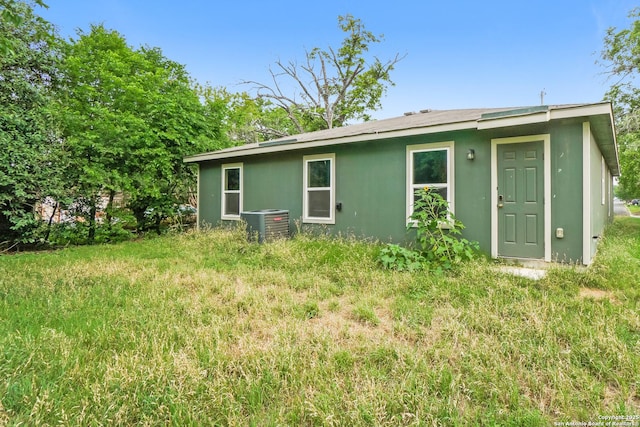 223 Baxter, Seguin, TX 78155 - rear view of house with stucco siding