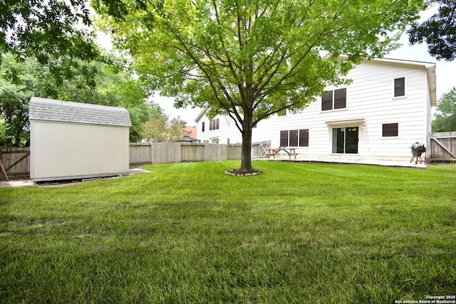 10310 Mission Crk, Converse, TX 78109 - fenced backyard featuring a storage shed
