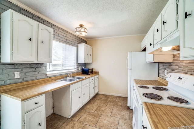 1034 Lemon Tree, San Antonio, TX 78245 - kitchen featuring electric stove, crown molding, backsplash, a textured ceiling, and white cabinetry