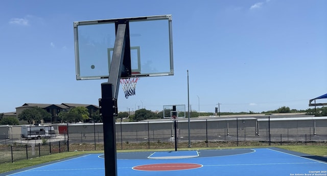 808 Fern Mdw, Universal City, TX 78148 - view of sport court with basketball hoop