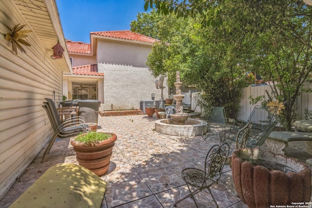2102 Border Ml, San Antonio, TX 78230 - view of patio / terrace