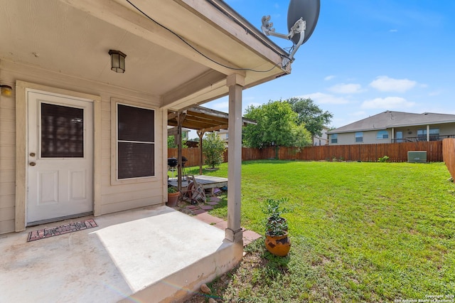 10223 Cactus Vly, San Antonio, TX 78254 - fenced backyard featuring a patio