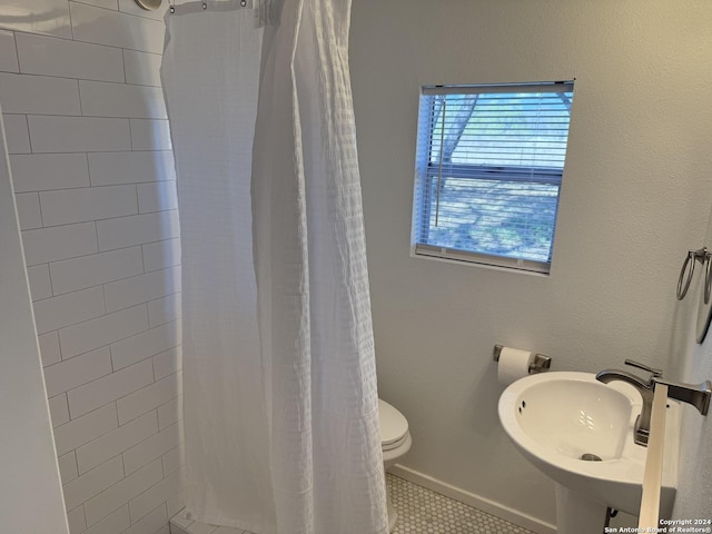 5515 Fm 462, Moore, TX 78057 - full bath featuring tiled shower and tile patterned flooring