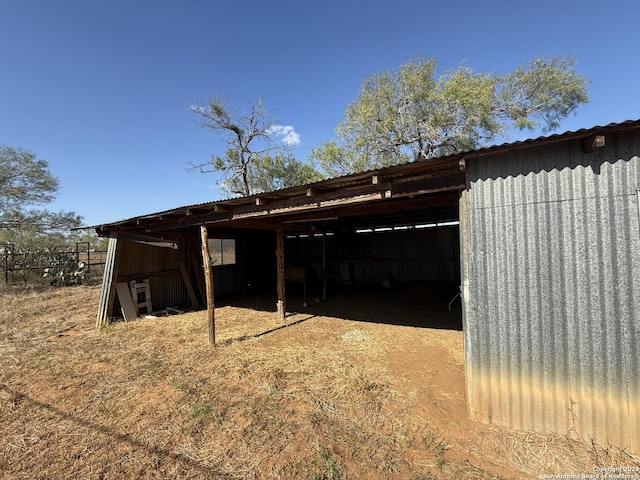 5515 Fm 462, Moore, TX 78057 - view of pole building featuring a carport