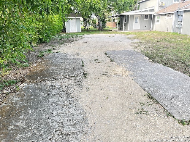 503 Grosvenor, San Antonio, TX 78221 - view of yard featuring a shed