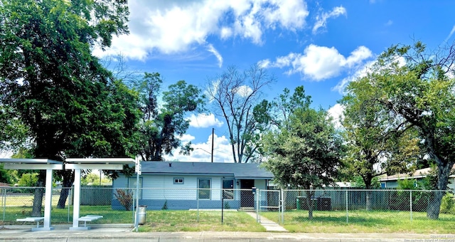 806 Ceralvo, San Antonio, TX 78207 - view of front of house with a gate and a fenced front yard
