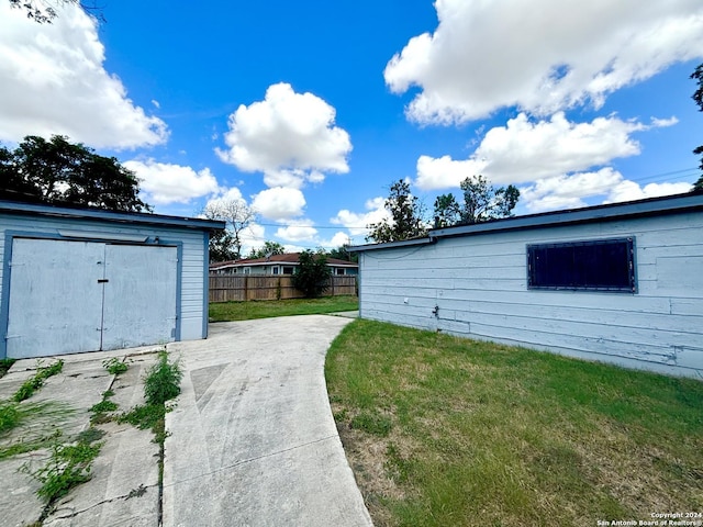 806 Ceralvo, San Antonio, TX 78207 - view of yard with a shed and a patio area