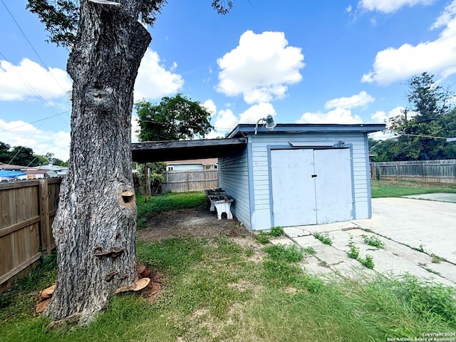 806 Ceralvo, San Antonio, TX 78207 - view of shed with a fenced backyard