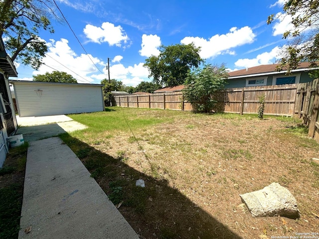 806 Ceralvo, San Antonio, TX 78207 - view of fenced yard