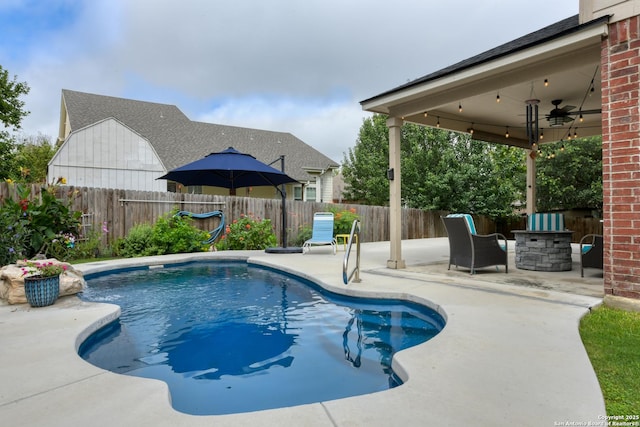 1154 Kite, New Braunfels, TX 78130 - view of pool featuring a patio area, a fenced backyard, and ceiling fan