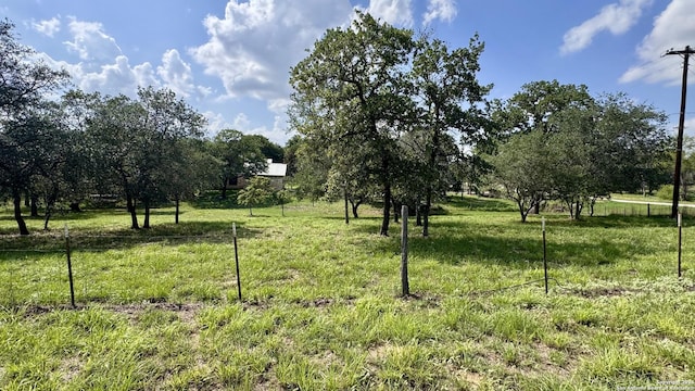 101 Chuckwagon Ln, Vernia, TX 78121