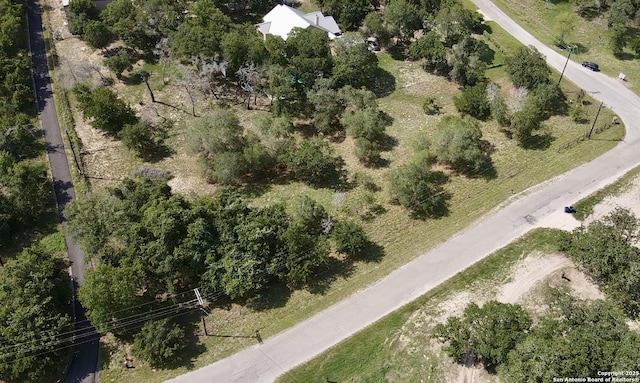 101 Chuckwagon Ln, Vernia, TX 78121