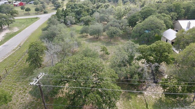 101 Chuckwagon Ln, Vernia, TX 78121