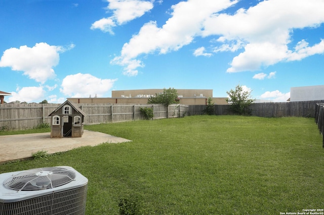 561 Dusty Emerald, Universal City, TX 78148 - fenced backyard featuring a patio