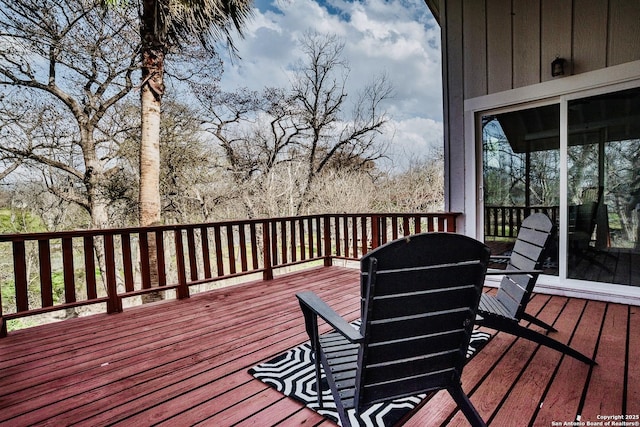 140 Riverview Rd, Mcqueeney, TX 78123 - deck featuring outdoor dining space