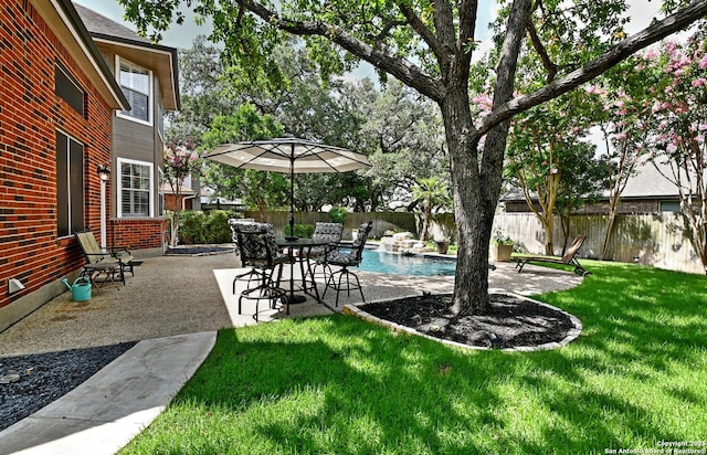 21539 Bubbling Crk, San Antonio, TX 78259 - fenced backyard with a patio area