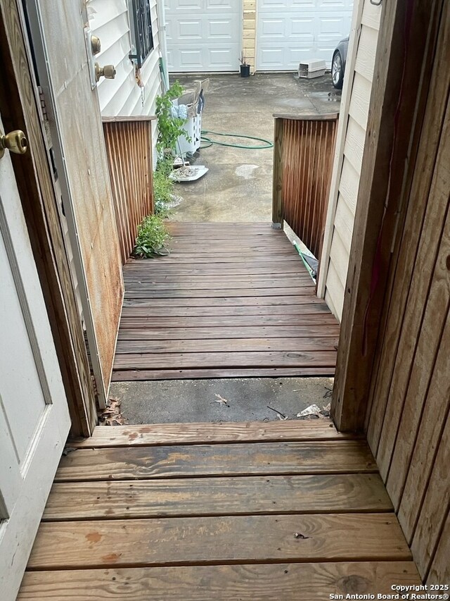 2510 W Mulberry Ave, San Antonio, TX 78228 - view of deck