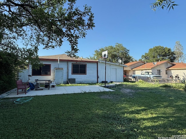 2434 Delgado, San Antonio, TX 78228 - back of property with a patio