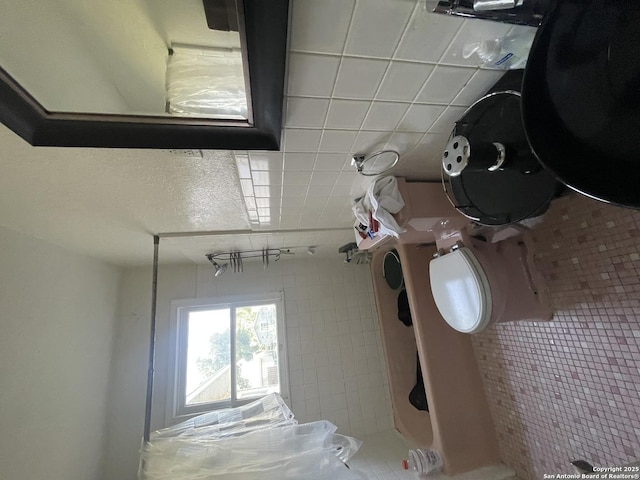 203 Galway, San Antonio, TX 78223 - view of bathroom