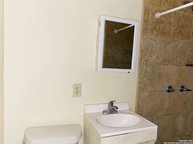 1538 Brighton, San Antonio, TX 78211 - full bath featuring a tile shower and vanity