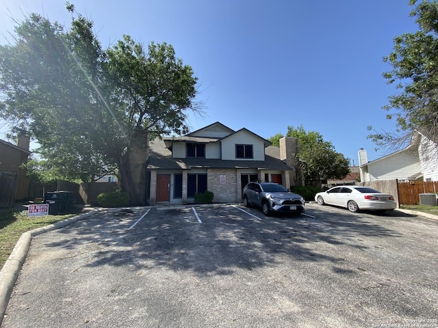 7502 Oak Chase, San Antonio, TX 78239 - traditional-style home with uncovered parking