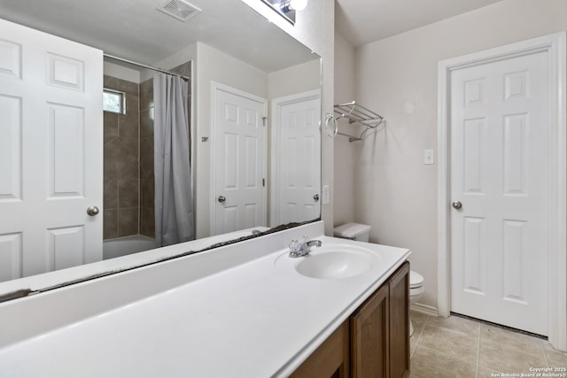 10107 Roseangel, Helotes, TX 78023 - bathroom with tile patterned floors, vanity, and shower / bath combination with curtain