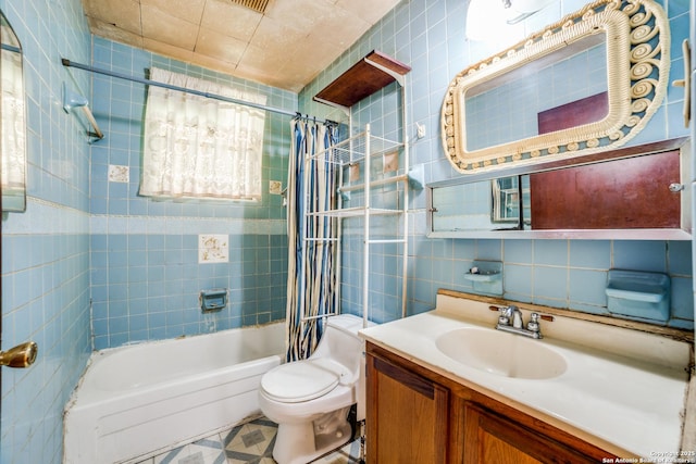 606 W Baetz Blvd, San Antonio, TX 78221 - bathroom featuring tile walls, shower / bathtub combination with curtain, and vanity