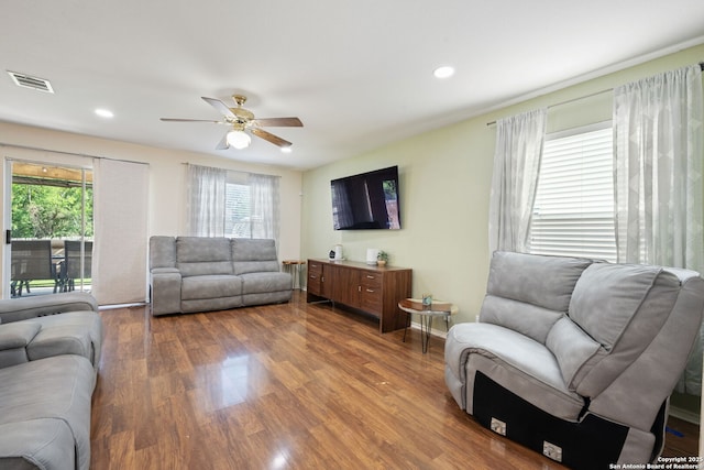 6410 Ruffled Grouse, San Antonio, TX 78233 - living area featuring plenty of natural light, ceiling fan, wood finished floors, and recessed lighting